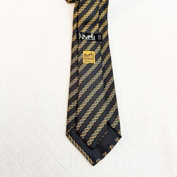 Hermes 100% Silk Blue Striped Chain Link Design Tie - Picture 6 of 6